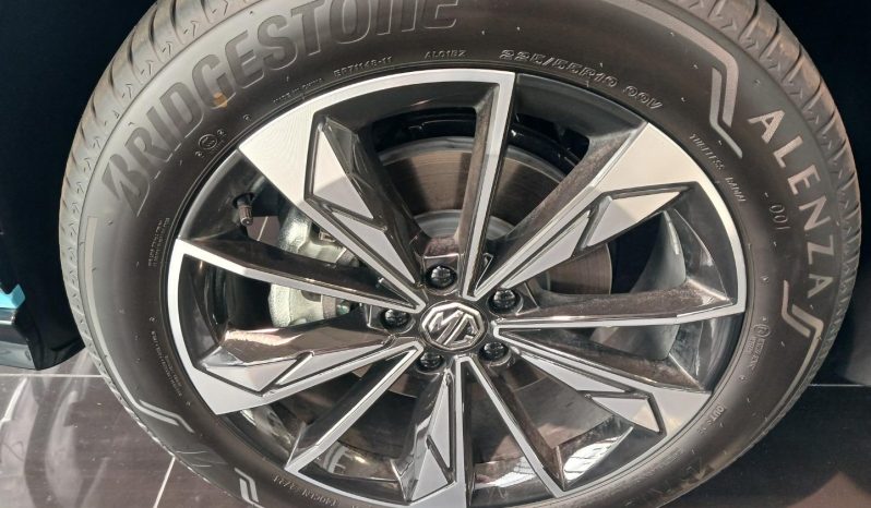 
								MG Hs 2.0T Luxury At full									