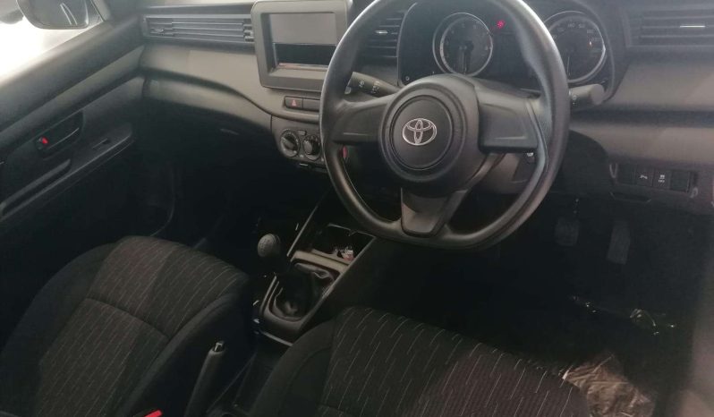 
								Toyota AVANZA / INNOVA / RUMION RUMION 1.5 S full									
