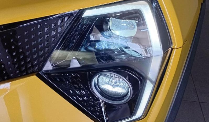 
								Mahindra XUV 3X0 1.2 AX7L AT full									