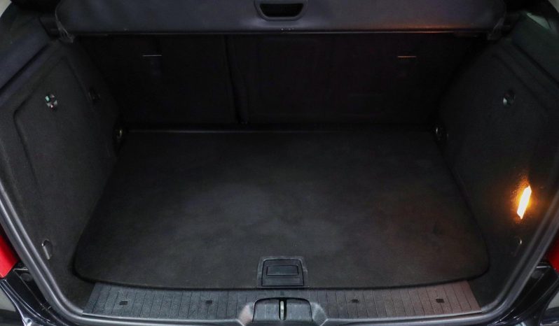 
								Mercedes Benz A-Class A 180 Elegance Autotronic full									
