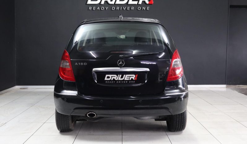
								Mercedes Benz A-Class A 180 Elegance Autotronic full									