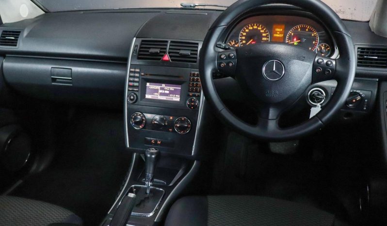 
								Mercedes Benz A-Class A 180 Elegance Autotronic full									