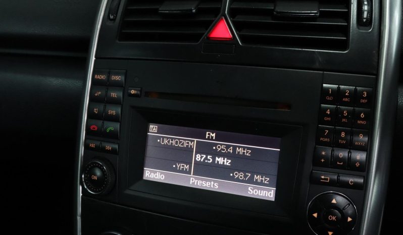 
								Mercedes Benz A-Class A 180 Elegance Autotronic full									