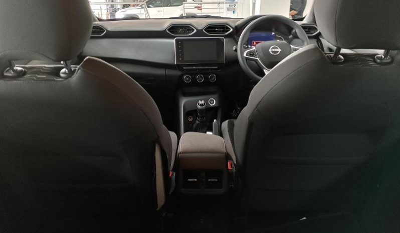 
								Nissan Magnite 1.0 Acenta full									