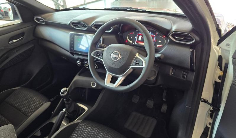 
								Nissan Magnite 1.0 Acenta full									