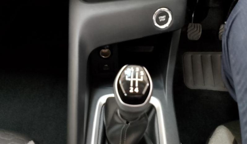 
								Nissan Magnite 1.0 Acenta full									