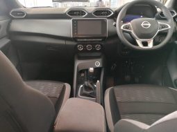 
										Nissan Magnite 1.0 Acenta At full									