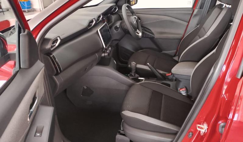 
								Nissan Magnite 1.0 Acenta At full									