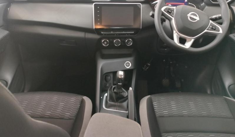 
								Nissan Magnite 1.0 Acenta At full									
