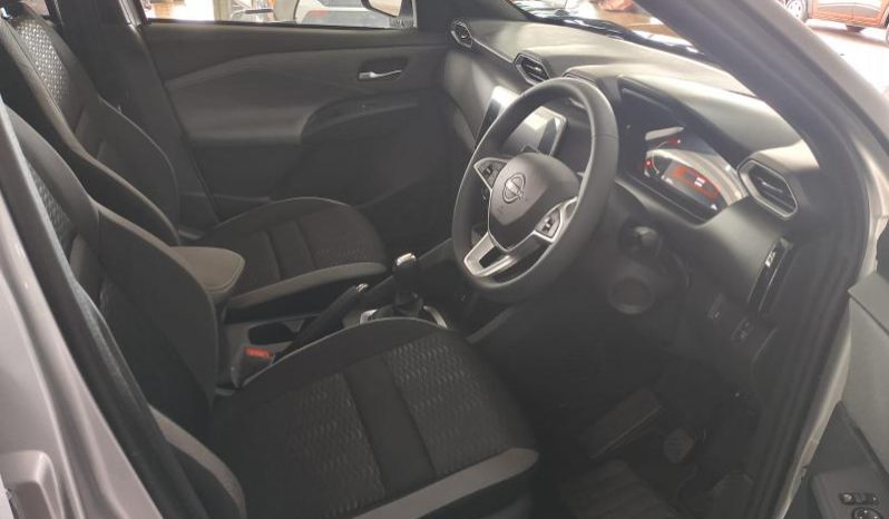 
								Nissan Magnite 1.0 Acenta At full									