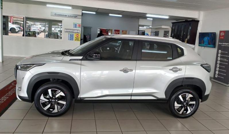 
								Nissan Magnite 1.0 Acenta At full									