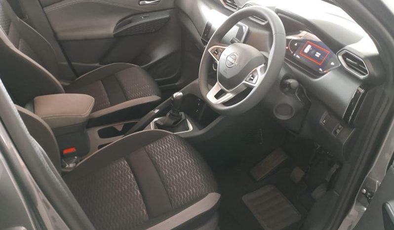 
								Nissan Magnite 1.0 Acenta At full									