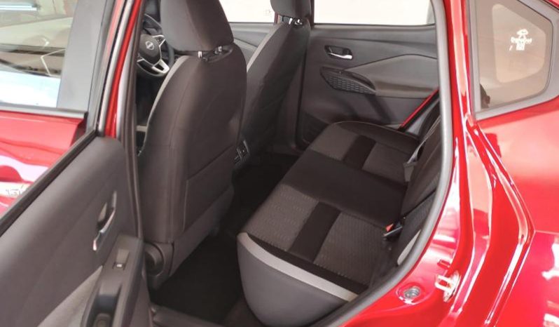 
								Nissan Magnite 1.0 Acenta At full									