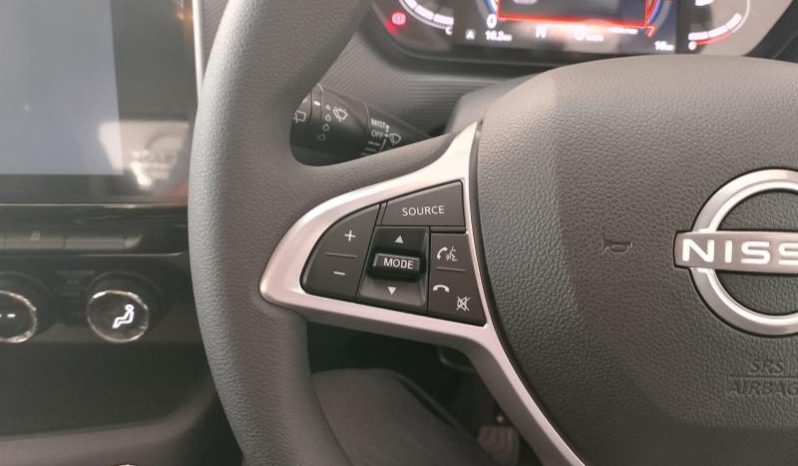 
								Nissan Magnite 1.0 Acenta At full									
