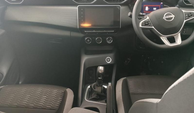 
								Nissan Magnite 1.0 Acenta At full									