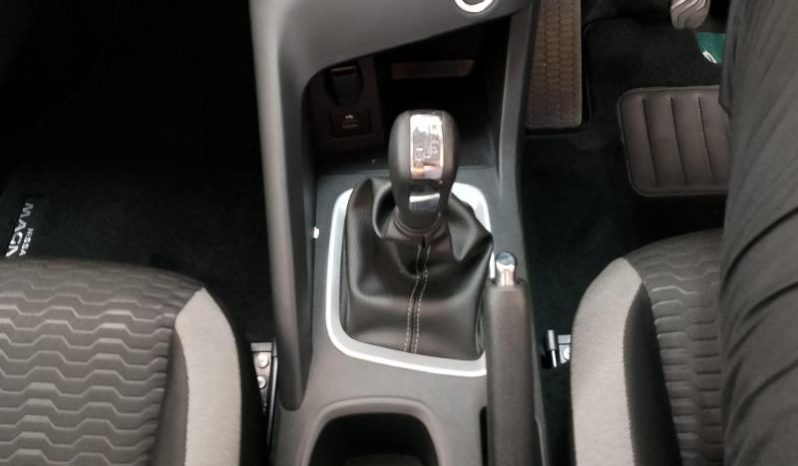 
								Nissan Magnite 1.0 Acenta At full									