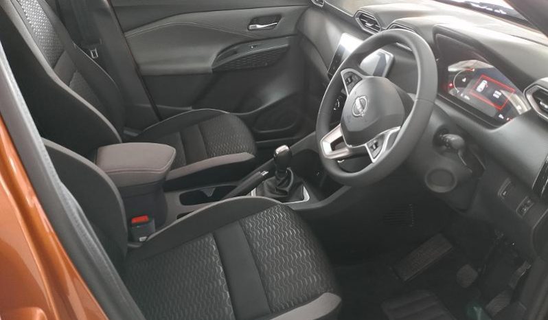 
								Nissan Magnite 1.0 Acenta At full									