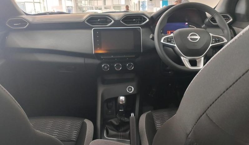 
								Nissan Magnite 1.0 Acenta At full									