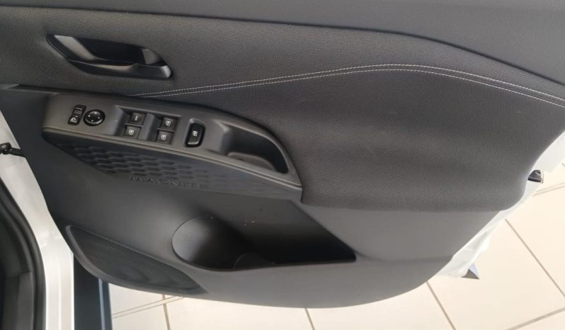 
								Nissan Magnite 1.0 Move Panel Van full									