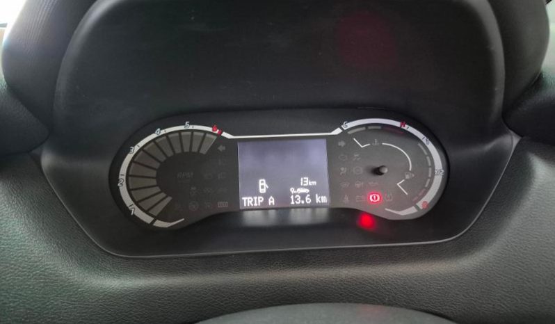 
								Nissan Magnite 1.0 Visia At full									