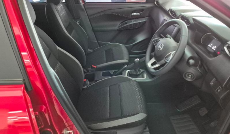 
								Nissan Magnite 1.0 Visia At full									
