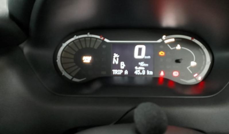 
								Nissan Magnite 1.0 Visia At full									
