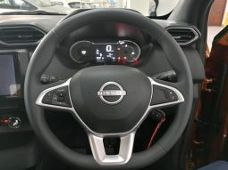 
										Nissan Magnite 1.0 Visia At full									