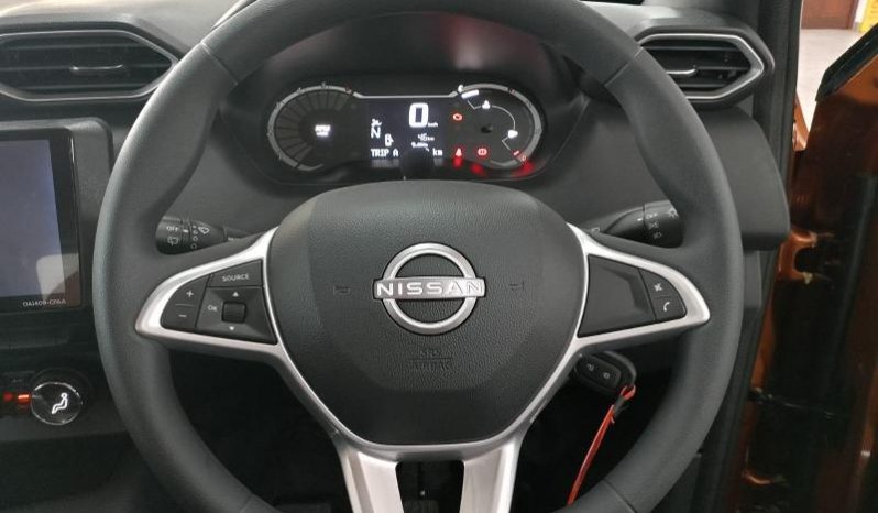 
								Nissan Magnite 1.0 Visia At full									
