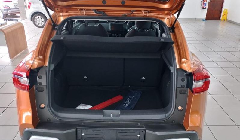 
								Nissan Magnite 1.0 Visia At full									