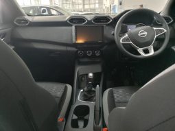 
										Nissan Magnite 1.0 Visia At full									