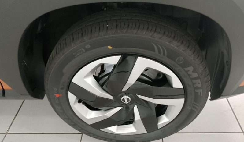 
								Nissan Magnite 1.0 Visia At full									