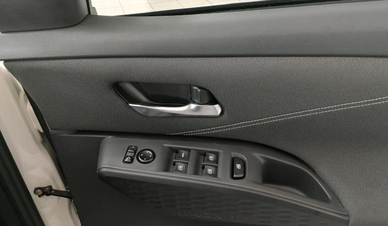 
								Nissan Magnite 1.0 Visia At full									