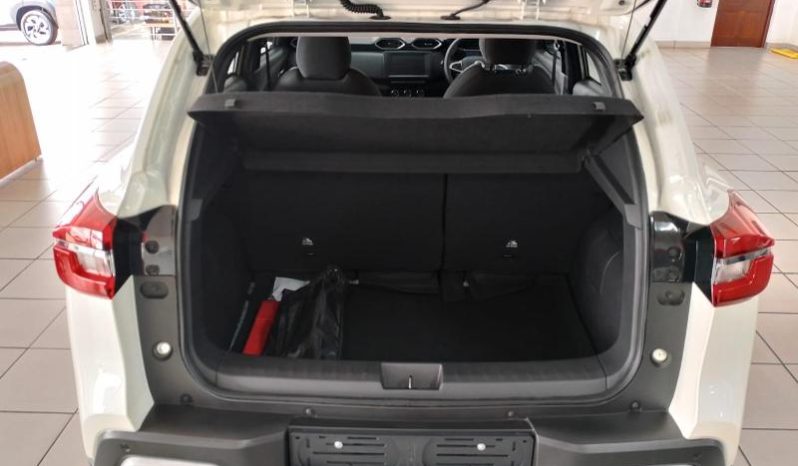
								Nissan Magnite 1.0 Visia At full									