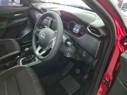 
										Nissan Magnite 1.0 Visia At full									
