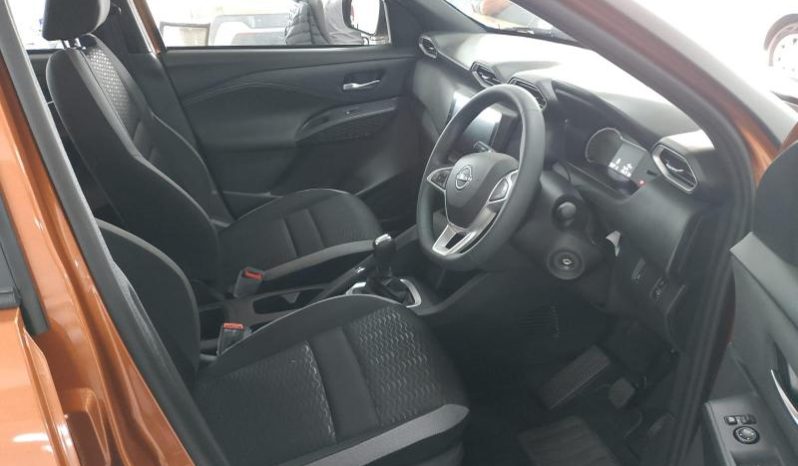 
								Nissan Magnite 1.0 Visia At full									