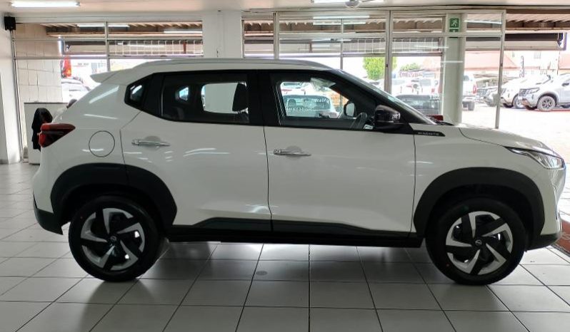 
								Nissan Magnite 1.0 Visia At full									