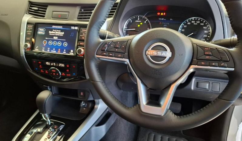 
								Nissan Navara 2.5D Le D Cab At full									