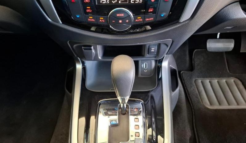 
								Nissan Navara 2.5D Le D Cab At full									