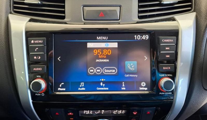 
								Nissan Navara 2.5D Le D Cab At full									