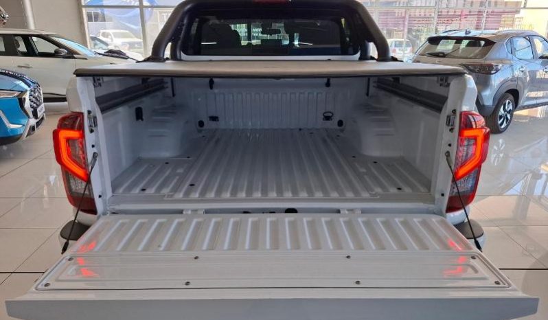 
								Nissan Navara 2.5D Le D Cab At full									