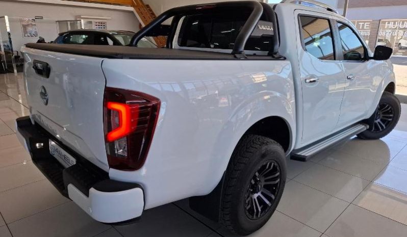 
								Nissan Navara 2.5D Le D Cab At full									