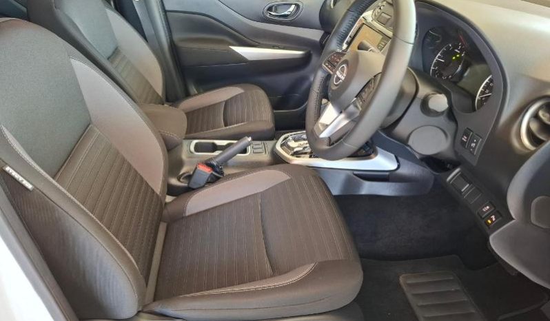 
								Nissan Navara 2.5D Le D Cab At full									