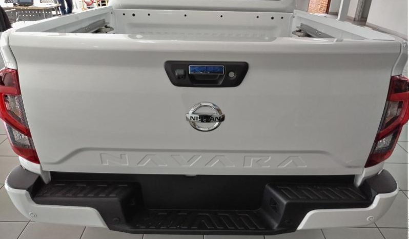 
								Nissan Navara 2.5D Le Plus D Cab 4X2 At full									