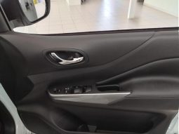 
										Nissan Navara 2.5D Le Plus D Cab 4X2 At full									