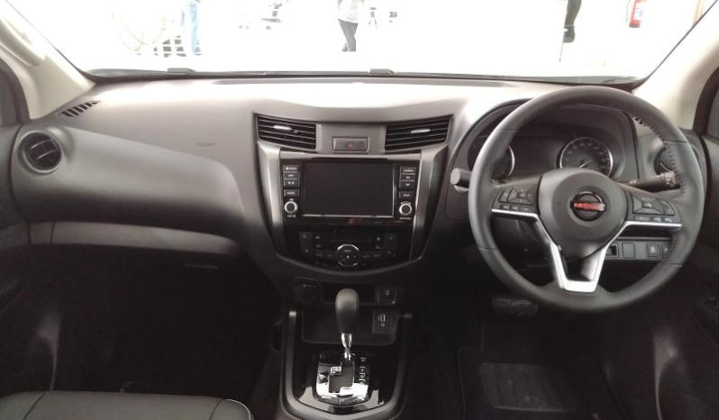 
								Nissan Navara 2.5D Le Plus D Cab 4X2 At full									