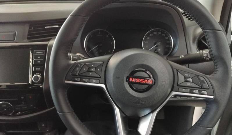 
								Nissan Navara 2.5D Pro-2X D Cab 4X2 At full									