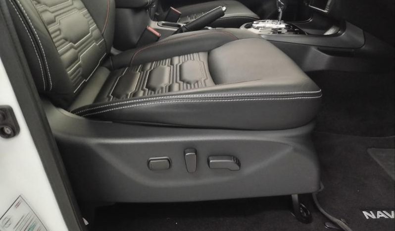 
								Nissan Navara 2.5D Pro-2X D Cab 4X2 At full									
