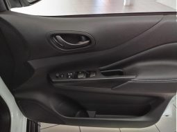 
										Nissan Navara 2.5D Pro-2X D Cab 4X2 At full									