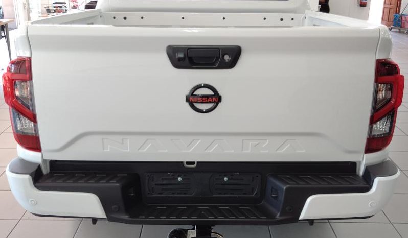 
								Nissan Navara 2.5D Pro-2X D Cab 4X2 At full									
