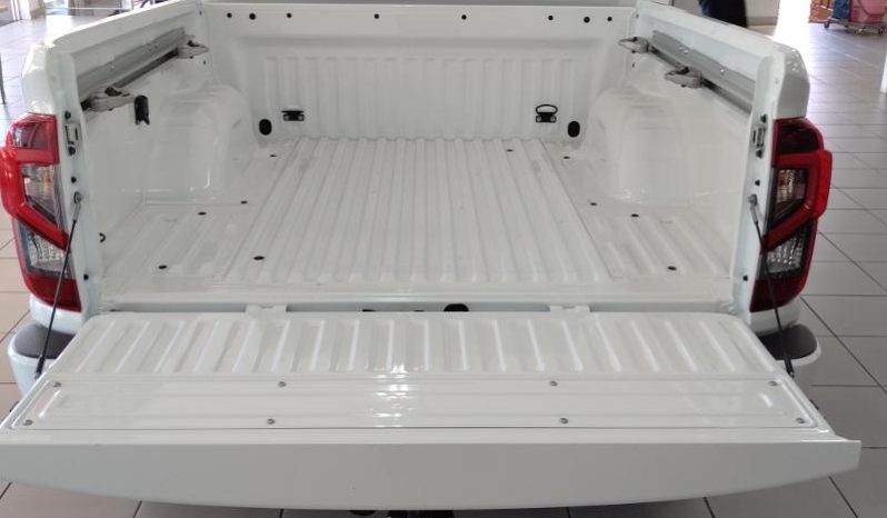 
								Nissan Navara 2.5D Pro-2X D Cab 4X2 At full									